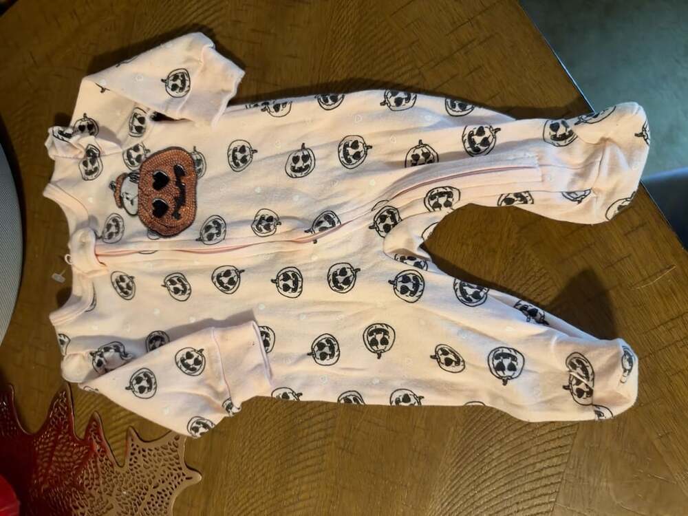 Peanuts Snoopy Pumpkin Footed Sleeper Size 0/3M Pink Halloween
